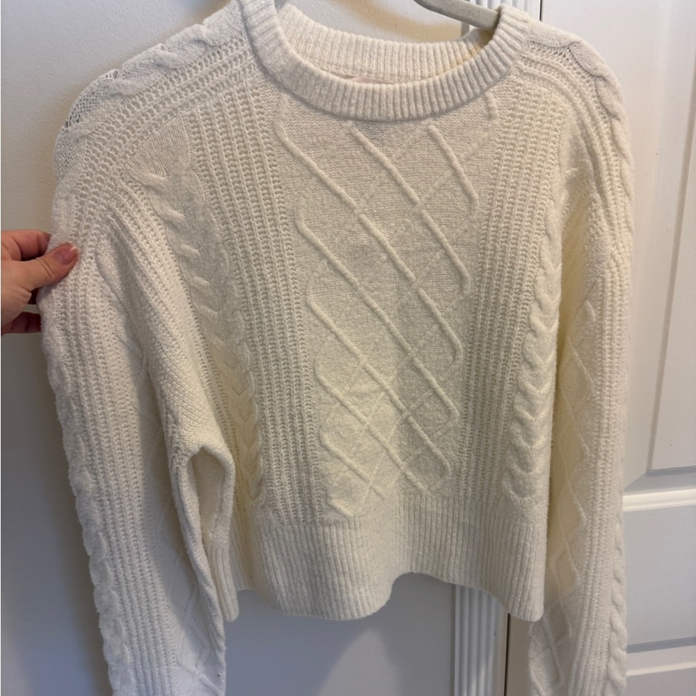 Crop top white sweater universal threads